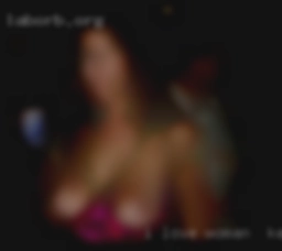 I love woman in Kent eating ass and sucking tits.